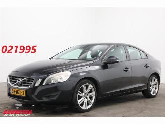 occasion passenger cars Volvo S-60 2.4 D5 Kinetic Leder Navi Clima Cruise PDC AHK 2011/1