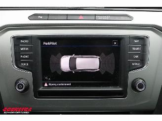 Volkswagen Passat Variant 1.6 TDI Connected Series LED Navi Clima Cruise PDC AHK picture 19