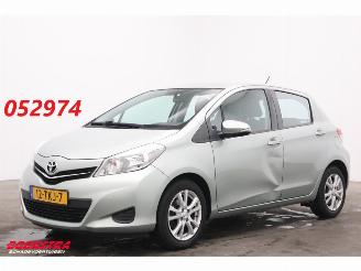 Coche accidentado Toyota Yaris 1.3 VVT-i Aut. Aspiration Eerste Eigenaar! Navi Airco Cruise Camera 50.271 km!! 2012/3