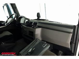   E400/400 Electric 4X2 BY 2020 picture 8