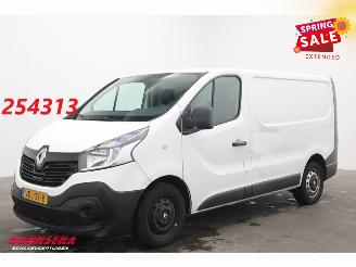 uszkodzony samochody ciężarowe Renault Trafic 1.6 dCi L1-H1 Comfort Navi Airco Cruise PDC 2019/7