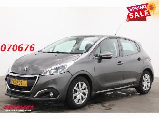 skadebil auto Peugeot 208 1.2 PureTech Blue Lion 5-DRS Navi Airco Cruise PDC 41.267 km! 2017/11