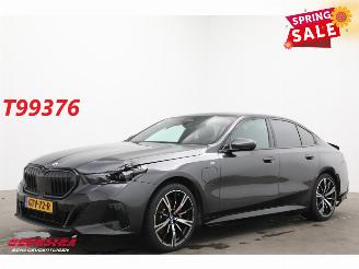 krockskadad bil auto BMW 5-serie 530e M-Sport Pro Leder ACC H/K Camera SHZ 2024/12