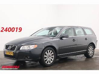 Volvo V-70 1.6 T4 Momentum Leder BiXenon Navi Clima Cruise SHZ PDC AHK 2012/3