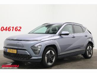 Voiture accidenté Hyundai Kona Comfort Smart 65.4 kWh LED ACC HUD Camera LRHZ AHK 2025/1