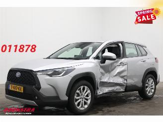 krockskadad bil auto Toyota Corolla Cross 2.0 HP Hybrid Active LED ACC Navi Clima Camera LRHZ SHZ AHK 2023/3