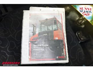 Kalmar  TT618I Terminal tractor Cummins picture 19