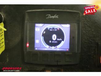 Kalmar  TT618I Terminal tractor Cummins picture 15