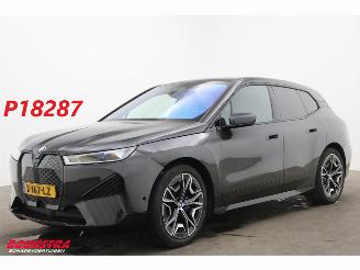 Coche accidentado BMW iX xDrive40 77 kWh Pano LED ACC H/K Memory 360° AHK 2023/12