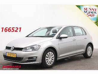 Gebrauchtwagen PKW Volkswagen Golf 1.6 TDI Trendline Navi Bluetooth Airco Cruise APK 2027! 2016/3