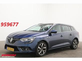 krockskadad bil auto Renault Mégane Estate 1.5 dCi Aut. Bose LED ACC Schuifdak HUD Massage Camera AHK 2017/5