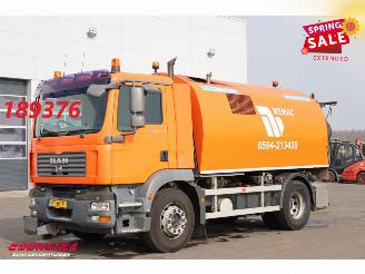 Tweedehands vrachtwagen MAN TGM 18.240 Bucher Optifant 70 Kehrmaschine 2007/10