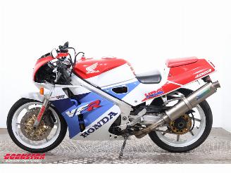 Honda VFR 400 R picture 5