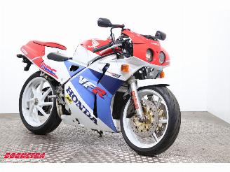 Honda VFR 400 R picture 2
