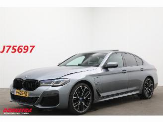 škoda osobní automobily BMW 5-serie 520e M-Sport LED Schuifdak Memory HUD H/K Camera SHZ 2022/5