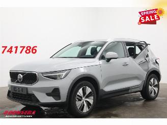 Unfallwagen Volvo XC40 2.0 B3 Core LED Leder Apple/Android Camera SHZ LRHZ 9.766 km! 2025/12
