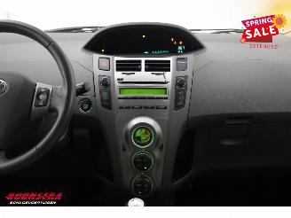 Toyota Yaris 1.3 VVTi Executive 5-DRS Clima PDC AHK 178.940 km! picture 7