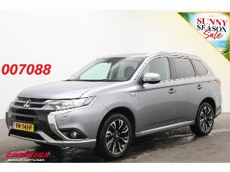 begagnad bil auto Mitsubishi Outlander 2.0 PHEV Executive Edition 4X4 Navi Clima Cruise Camera SHZ PDC AHK 2015/12