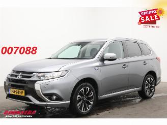 Käytettyjen passenger cars Mitsubishi Outlander 2.0 PHEV Executive Edition 4X4 Navi Clima Cruise Camera SHZ PDC AHK 2015/12