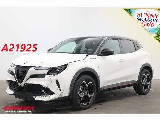 Schadeauto Alfa Romeo Junior 1.2 Turbo Hybrid Ibrida Speciale LED ACC Massage Camera SHZ 2025/4