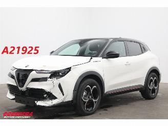 Schadeauto Alfa Romeo Junior 1.2 Turbo Hybrid Ibrida Speciale LED ACC Massage Camera SHZ 2025/4