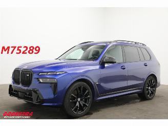 Damaged car BMW X7 M60i xDrive 6p. Sky Lounge Massage B&W HUD 360° Memory AHK 2022/9