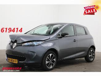 Vaurioauto  passenger cars Renault Zoé R90 Intens 41 kWh (ohne Accu) Navi Clima Cruise PDC 65.054 km! 2017/2