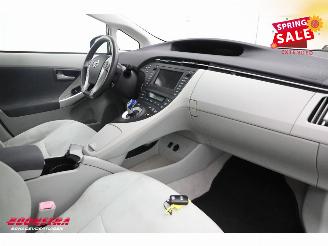 Toyota Prius 1.8 Dynamic Solar Schuifdak HUD Cruise Camera picture 9