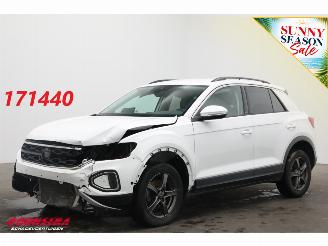 Unfallwagen Volkswagen T-Roc 1.5 TSI DSG Life Edition LED ACC Virtual Navi Clima SHZ PDC 2024/10