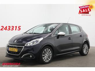 Coche accidentado Peugeot 208 1.6 BlueHDi Allure Navi Clima Cruise PDC 2015/12