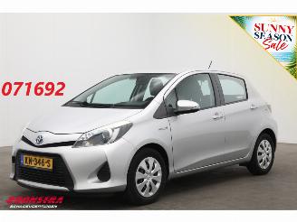 skadebil auto Toyota Yaris 1.5 Full Hybrid Aut. Aspiration Clima Cruise Camera 2013/10