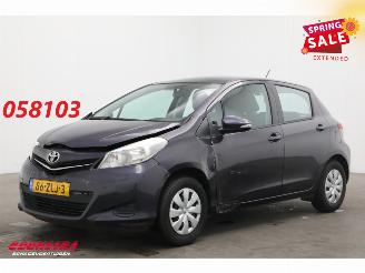 Voiture accidenté Toyota Yaris 1.0 VVT-i Aspiration Airco Camera AHK 67.935 km! 2012/12