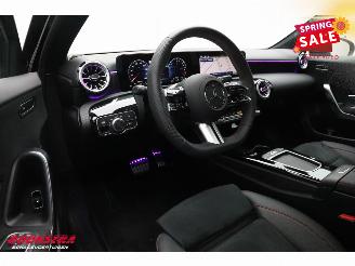 Mercedes A-klasse 250 e AMG Pano LED ACC Apple/Android Camera SHZ 2.435 km! picture 15