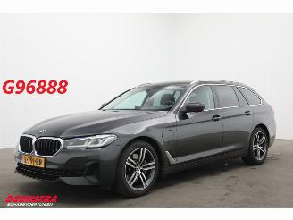krockskadad bil auto BMW 5-serie Touring 520e High Executive LED Leder Memory Navi Clima Cruise SHZ 2021/4