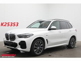 Schadeauto BMW X5 xDrive45e M-Sport Pano LED ACC Lucht Memory Camera AHK 2022/2