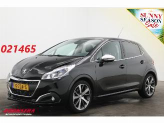 Schadeauto Peugeot 208 1.2 PureTech Aut. Première Pano Navi Clima Cruise Camera 29.828 km! 2016/2
