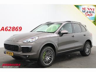 uszkodzony samochody osobowe Porsche Cayenne 3.0 S E-Hybrid Pano PDLS PASM Leder Cruise SHZ 2015/12