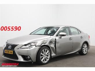 Auto incidentate Lexus IS 300h Business Line Pro Leder Navi Clima Cruise Camera SHZ PDC 2014/10