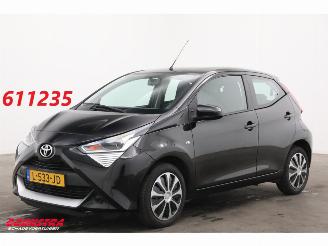 Tweedehands auto Toyota Aygo 1.0 VVT-i x-play limited Apple/Android Cruise Camera 2021/6