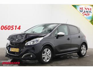 Avarii autoturisme Peugeot 208 1.2 PT Signature Navi Airco Cruise PDC 134.559 km! 2019/7