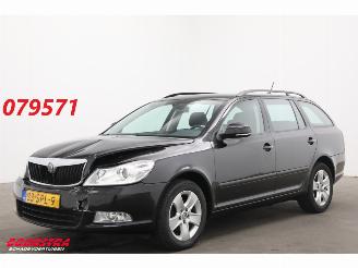 skadebil auto Skoda Octavia 1.4 TSI Navi Cruise Clima PDC AHK 2011/11
