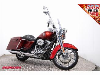 Harley-Davidson  FLHRSE5 CVO Road King picture 2