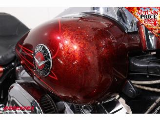 Harley-Davidson  FLHRSE5 CVO Road King picture 13