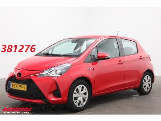krockskadad bil auto Toyota Yaris 1.5 Hybrid Comfort Clima Cruise Camera AHK 98.627 km! 2017/10