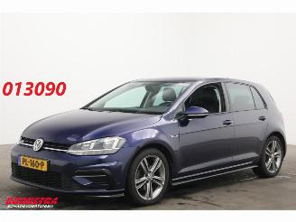 Vaurioauto  passenger cars Volkswagen Golf 2.0 TDI 150 PK Highline R-line LED ACC Leder Apple/Android SHZ 2017/7