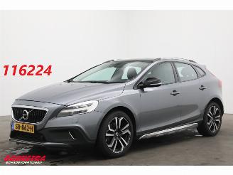 damaged passenger cars Volvo V-40 Cross Country 2.0 D3 Aut. Summum Pano Memory LED Camera Cruise SHZ 2016/6