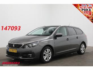 occasion passenger cars Peugeot 308 SW 1.2 PureTech Active Pano Navi Cruise Clima Apple/Android PDC 2018/5
