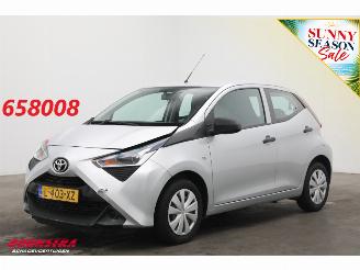 damaged passenger cars Toyota Aygo 1.0 VVT-i x-fun Airco Bluetooth 38.601 km! 2021/8