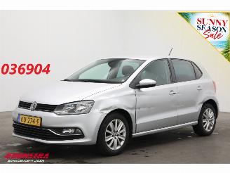 krockskadad bil auto Volkswagen Polo 1.0 Comfortline Edition Clima Cruise Bluetooth AHK 2016/8