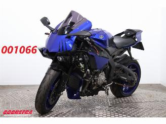 Vaurioauto  motor cycles Yamaha  R1 ABS LED Arrow 2015/1